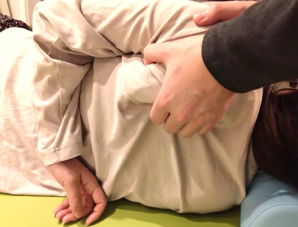 肩甲骨はがし